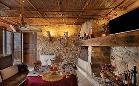 La Cova de Can Pavet